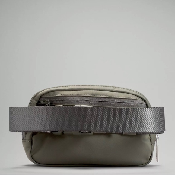 Lululemon Gray Sage Everywhere Belt Bag 1L - Picture 5 of 8